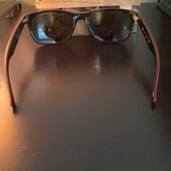 Ray Ban New Wayfarer Sunglasses - Picture 3 of 6